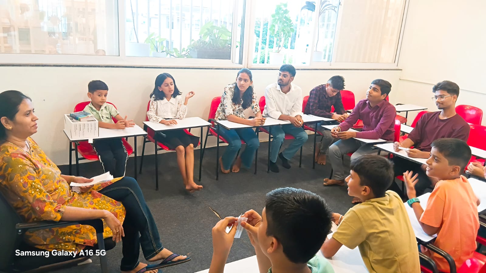 Spoken English classroom session at The English Guru Nashik